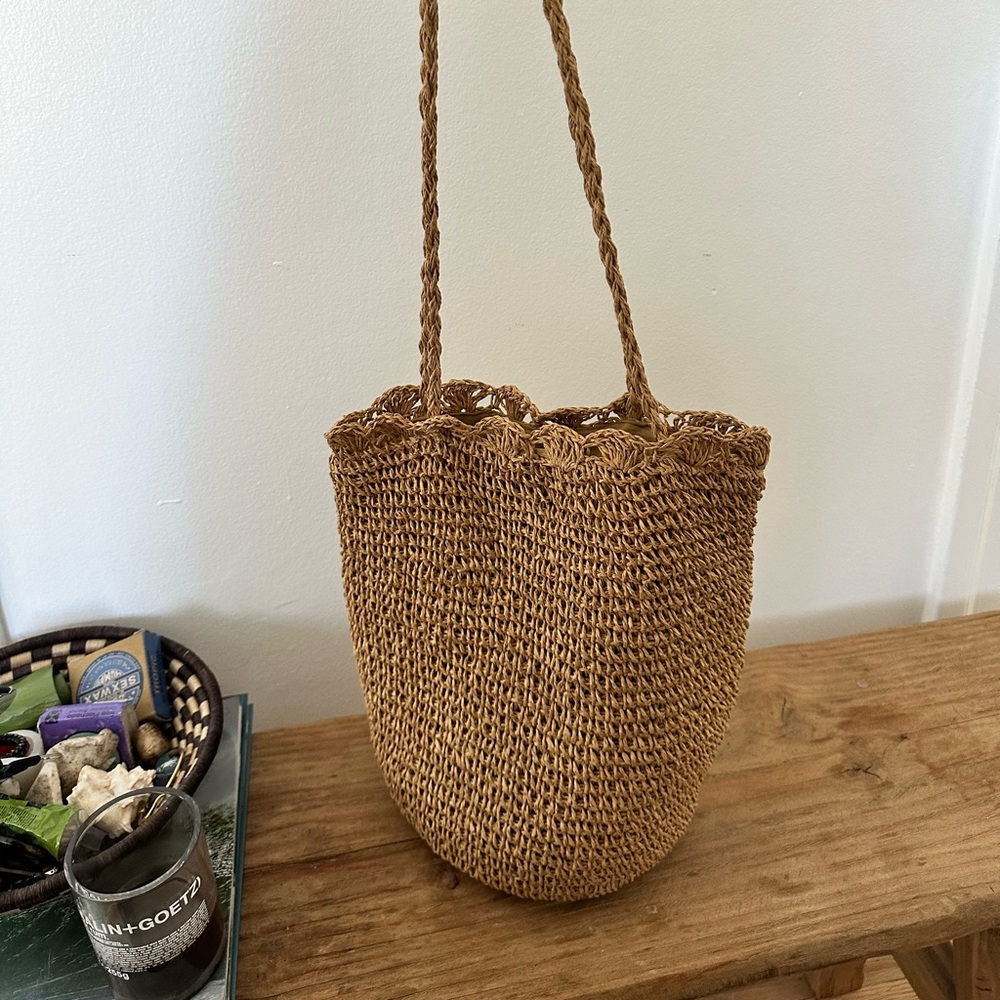 Grass tote